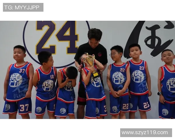 曾凡博的篮球之路:从青涩少年到职业球员的成长故事 曾凡博的篮球之路:从青涩少年到职业球员的成长故事