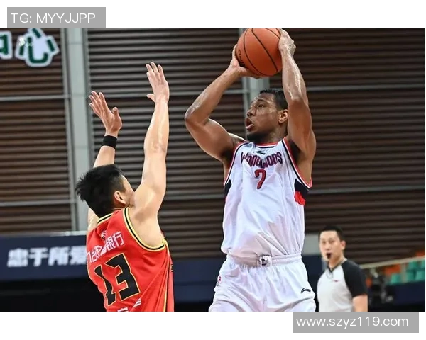 时代广州与上海久事的精彩对决展现篮球魅力与城市精神的碰撞 时代广州与上海久事的精彩对决展现篮球魅力与城市精神的碰撞